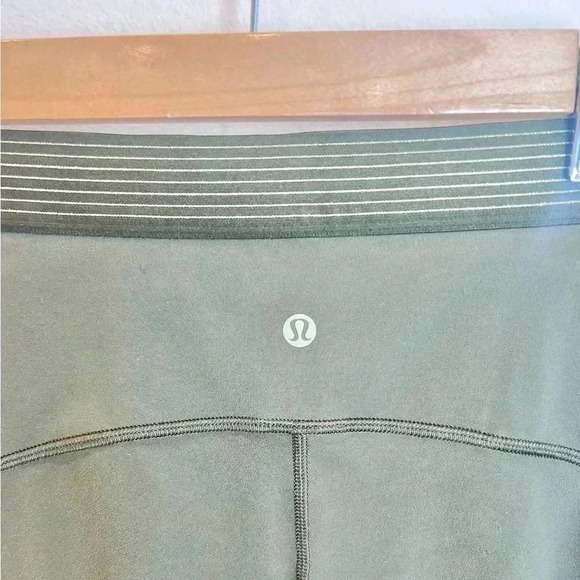 Lululemon Principal Dancer Golden Lining Tight in Armory *28" Size 4 - Picture 12 of 14